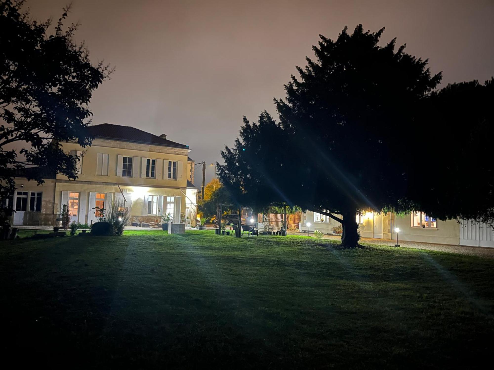 Suite Privative Abella - Aile De Maison Bourgeoise Ambares-et-Lagrave Exterior photo